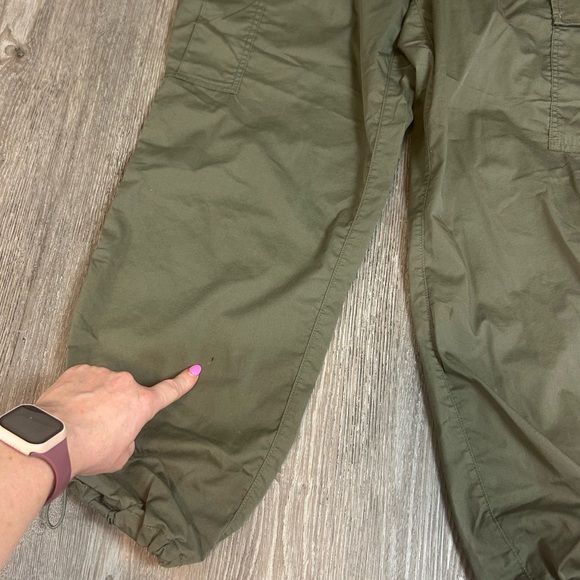 Tahari Green Cargo Parachute Pants - Picture 4 of 11
